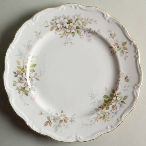 ROYAL ALBERT HAWORTH 5 PIECE PLACE SETTING. - Picture 2 of 6
